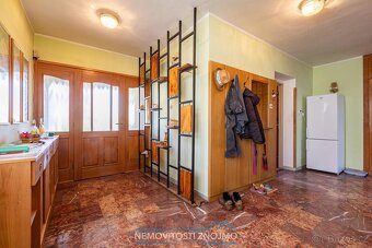 Prodej rodinného domu 6+1, zahradní domek, pozemek 1116m2, D - 14