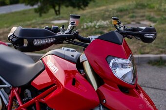 Ducati Hypermotard 1100S - 14