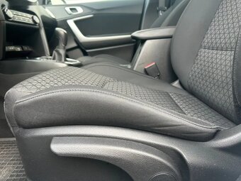 Kia Cee´d, 1.6 CRDi 100kW/1.Maj./DPH/ČR - 14