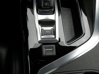 Peugeot 3008 2.0HDi GTline, Panorama, Max výbava - 14