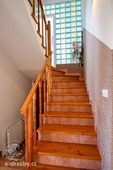 Rodinný dům 5+1 (156 m2) se zahradou (560 m2), bazénem a gar - 14