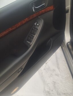 Toyota Avensis 2.2 nafta - 14