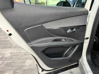 Prodám Peugeot 3008  1.2 benzin Pure Tech 96 kw - 14