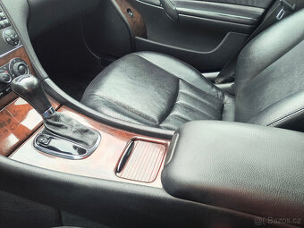 Mercedes-Benz Třídy C 180 K BI-XEN/KŮŽE/VYHŘ.SED/PDC/ALU/PC/ - 14