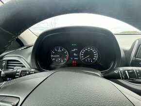 Hyundai i30  combi, rv 2018, top výbava - 14