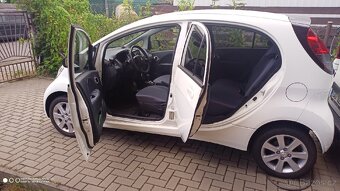 Peugeot i on EV - 14