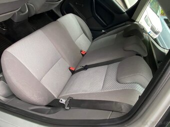 Ford Focus Combi 1.6i 74kW klimatizace tažné ABS 2007 - 14