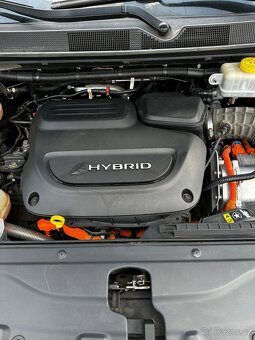 Chrysler Pacifica, 3.6L V6 HYBRID, DPH, 7míst - 14