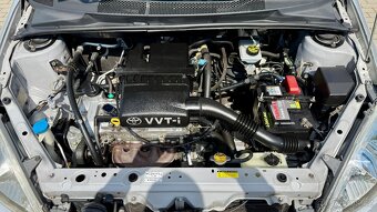 NA PRODEJ 2X //Toyota Yaris //1.0VVT-i// - 14