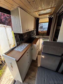 Obytná dodávka Mercedes-Benz Sprinter 319 CDI - 14