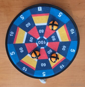 Vše za 500 Kč-klobouky, obraz, el. klávesy a další - 14