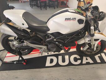 Ducati Monster 696 rv..2010 - 14