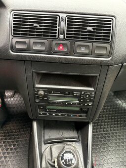 VW Golf 1,6 FSI Variant, jen 69000 KM - 14