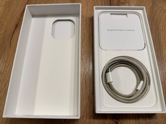 Apple iPhone 15 Pro Max 256GB modrý - 14