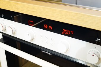 Siemens bílý sporák HE 764260, vyjížděcí dveře - 14