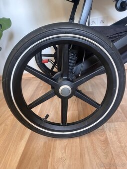 Thule Urban Glide 2 + korba a příslušenství - cena k jednání - 14