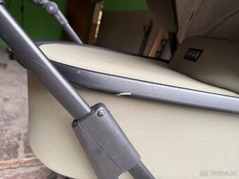 V ZÁRUCE dvojkombinace kočárek Moon PIÚ + vajíčko cybex - 14