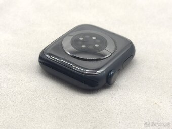 Apple Watch Series 8 45mm Midnight [3 řemínky zdarma] - 14