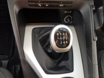 BMW X1 S-DRIVE 2.0D 130KW SERVISKA r.v.5/2010 - 14