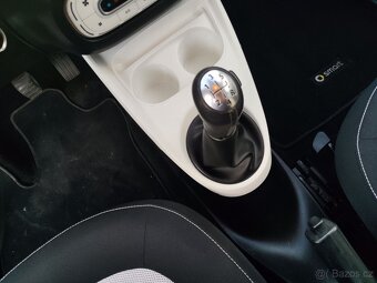 SMART forfour 1.0i duocolor 2015 – 4dv / 4 místa - 14