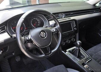 Volkswagen Passat 2.0TDi ACC NAVI LED TAŽNÉ - 14