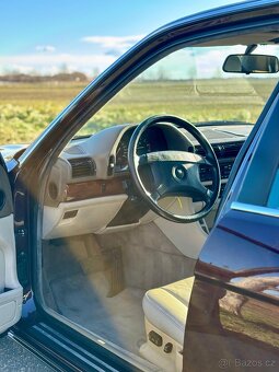BMW E32 750i Brokatrot - 14