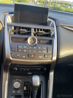 Lexus NX 300h, 2,5l hybrid, ČR, Luxury line - 14