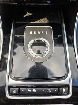 JAGUAR XE 2017 2.0D 132kW,VÝHŘEVY,NAVI,TEMPOMAT,SERVISKA - 14