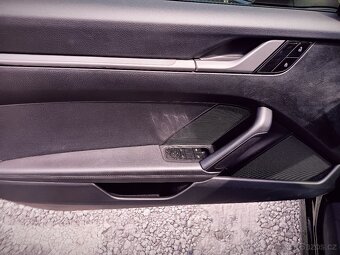 Porsche 911 Carrera 4 Coupé 911/992 ČR - 14