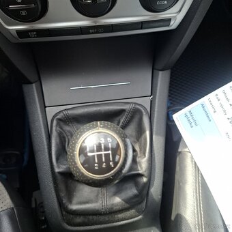 Škoda octavia  2.0 benzin rs - 14