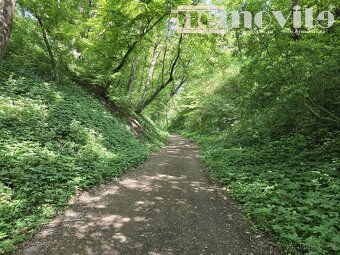Exkluzivně nabízíme na prodej pozemek - zahradu, 398 m2 - Be - 14