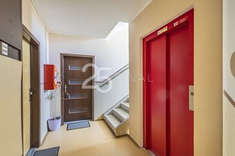 Prodej bytu po rekonstrukci o dispozici 4+1 se zasklenou lod - 14