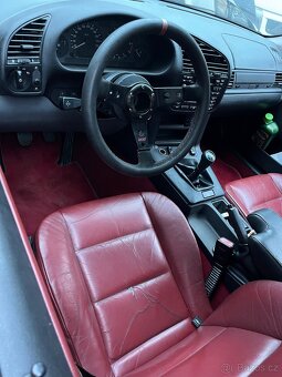 BMW E36 318is 103kW - 14