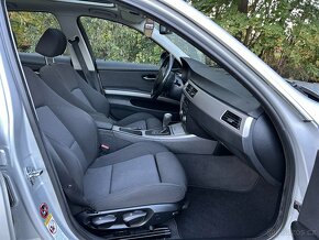 BMW e90 330xi A/T,DKLIMA,TEMP,ŠÍBR,2xSADA ALU,ROZVODY,SERVIS - 14