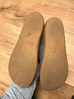 Barefoot boty a Tarmak 33, Hellys koloboty 33 - 14