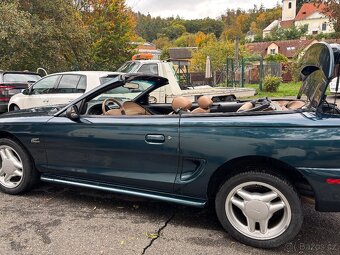 Ford Mustang GT Convertible - 14