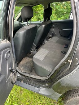Dacia Duster,  1.6 i - 14