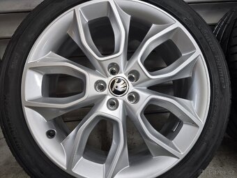 Nová letní sada orig. Škoda Kamiq 215/45 R18 - 14