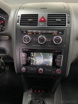 VOLKSWAGEN TOURAN 2.0TDI 103KW . Výbava CUP 2014 - 14