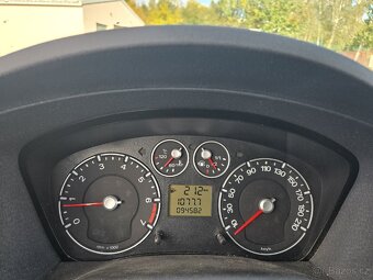 Ford Fusion 1.4i,59kw, nová STK, najeto 90tis km. - 14