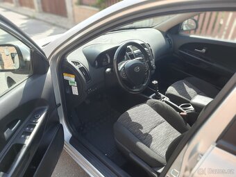 Kia ceed 1,4i 80kw r,v 2009naj 80t benzín - 14