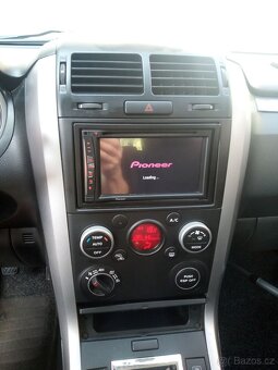 Suzuki Grand Vitara 2.0i Limited Edition benzín 103kw - 14
