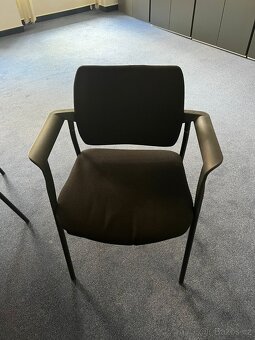 Nabízíme zánovní kancelářský nábytek – za odvoz nebo za symb - 14