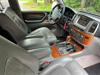 LEXUS LX470 - 14
