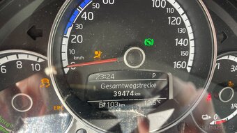 Volkswagen eUP 61kW 36kWh - havarovaný - pojízdný - 14