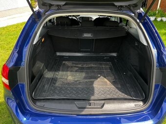 Peugeot 308 SW 1.2i 81KW Automat r.v2018 Nové v ČR - 14