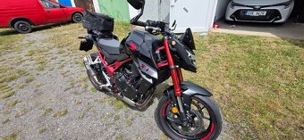 Honda CB 750 Hornet Rok 2023 najeto pouze 8900km - 14