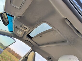 Toyota Sienna XLE AWD - 14