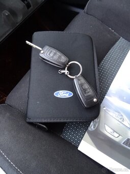 Ford S-MAX 2.0i 107Kw  2x sada kol, 7 míst - 14