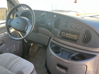 V10,  Ford E350, obsah  6,7 litru, 7 místné - 14